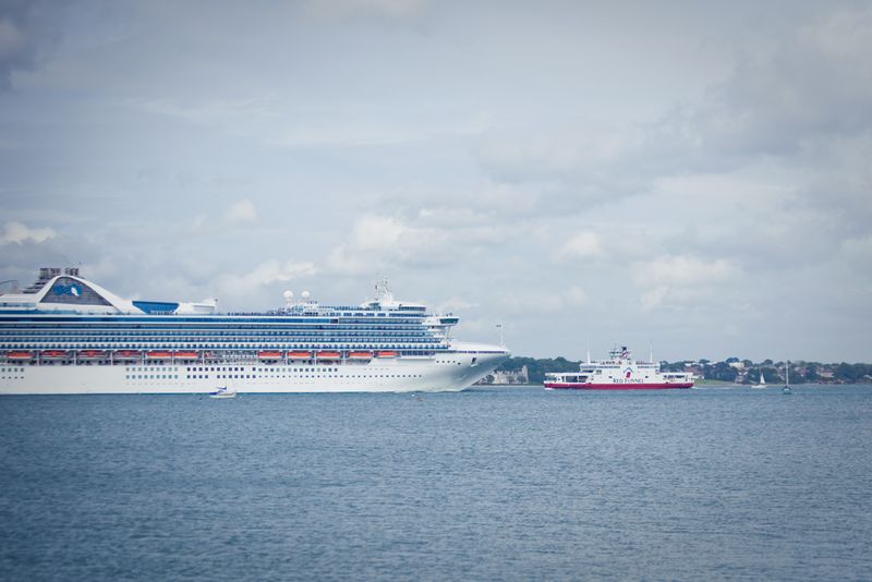 Ship and ferryweb Ship and ferryweb